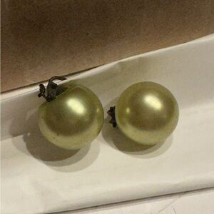 Vintage clip on green gold pearl earrings